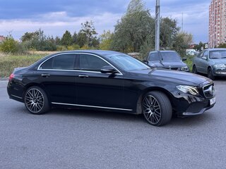 2017 Mercedes-Benz E-Класс 400 V (W213, S213, C238), чёрный, 3500000 рублей, вид 4