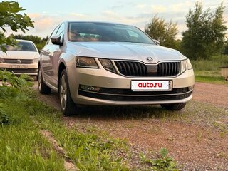 2018 Skoda Octavia III (A7) Рестайлинг, серебристый, 1650000 рублей, вид 1
