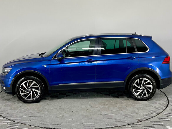 2018 Volkswagen Tiguan II, синий, 2440000 рублей - вид 8
