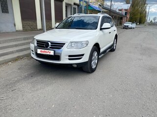 2009 Volkswagen Touareg I Рестайлинг, белый, 1435000 рублей, вид 1