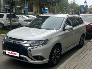 2022 Mitsubishi Outlander III Рестайлинг 3, белый, 2450000 рублей, вид 2
