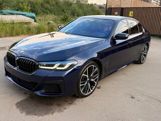 2020 BMW 5 серии 530d xDrive VII (G30/G31/G38) Рестайлинг, синий, 5600000 рублей, вид 2