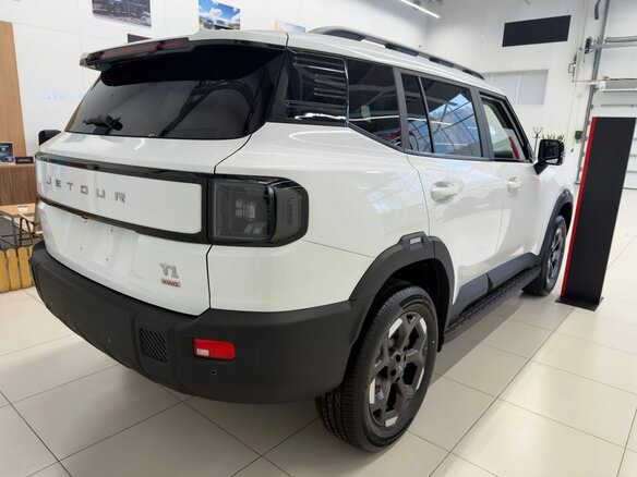 2026 Jetour T1, белый, 4199900 рублей - вид 3