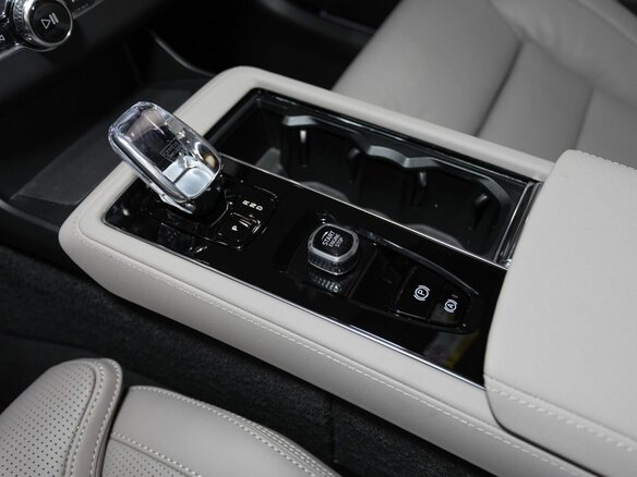 2025 Volvo XC90 B5 II Рестайлинг 2, красный - вид 11