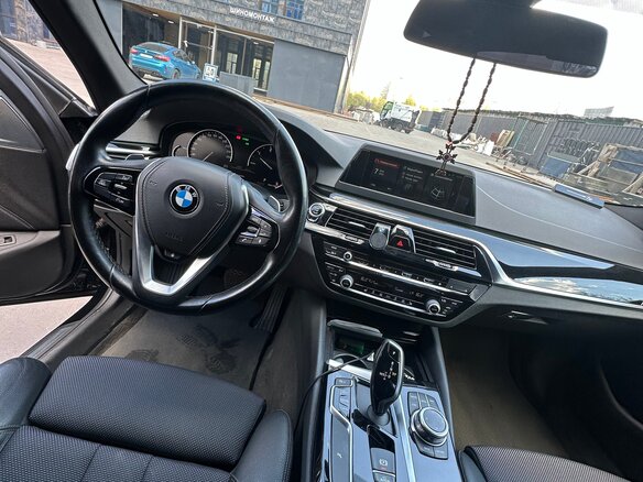 2017 BMW 5 серии 520d VII (G30/G31/G38), чёрный, 3100000 рублей - вид 9