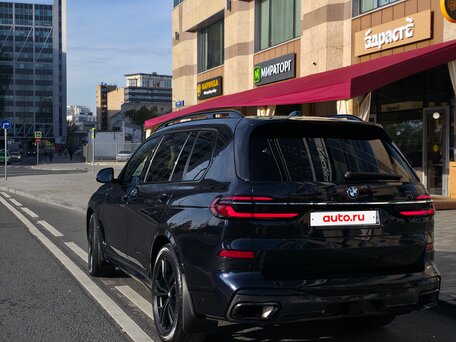 2022 BMW X7 40i I (G07) Рестайлинг, чёрный, 9100000 рублей, вид 1