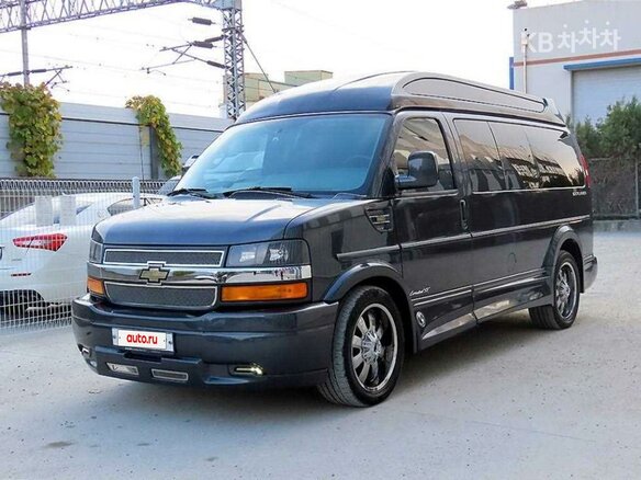 2017 Chevrolet Express II, серый, 10500000 рублей - вид 2