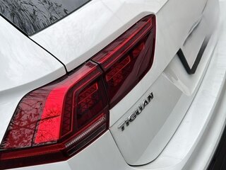 2018 Volkswagen Tiguan II, белый, 2800000 рублей, вид 4