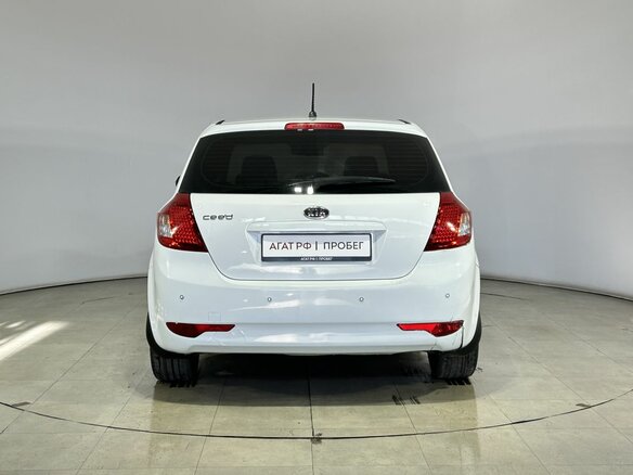 2010 Kia Ceed I, белый, 610000 рублей - вид 7