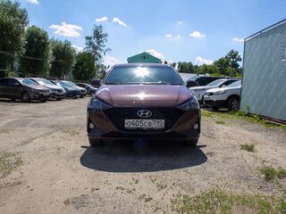 2022 Hyundai Solaris II Рестайлинг, коричневый, 1665000 рублей, вид 2