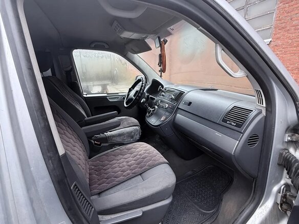 2006 Volkswagen Multivan T5, серый, 900000 рублей - вид 5