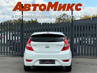 2011 Hyundai Solaris I, белый, 690000 рублей, вид 5