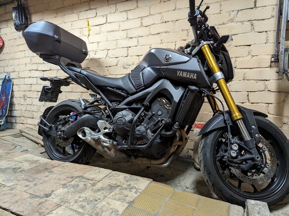 2016 Yamaha MT-09 (FZ-09), серый - вид 3