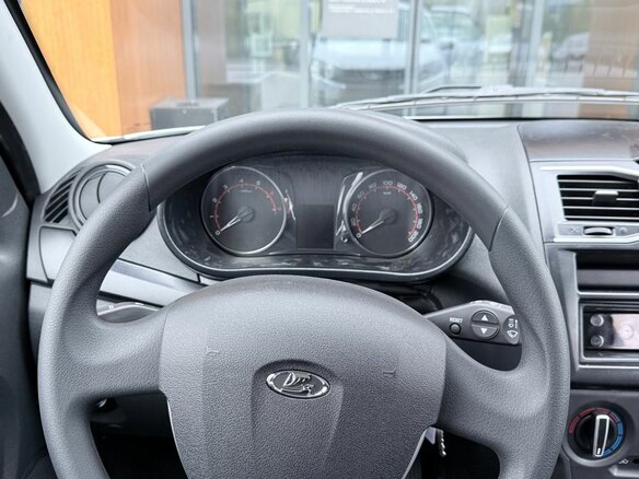 2026 Lada (ВАЗ) Granta I Рестайлинг, белый - вид 13