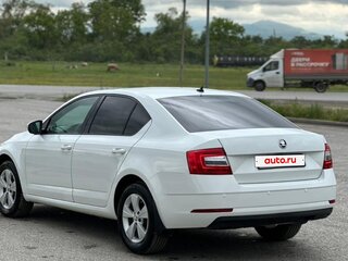 2018 Skoda Octavia III (A7) Рестайлинг, белый, 900000 рублей, вид 4