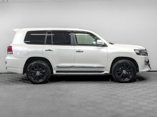 2020 Toyota Land Cruiser 200 Series Рестайлинг 2, белый, 7400000 рублей, вид 4