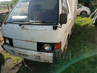 1993 Nissan Vanette II, белый, 530000 рублей, вид 2