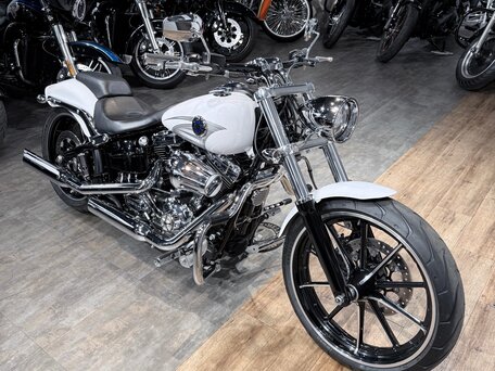 2016 Harley-Davidson Breakout, белый, 1799000 рублей, вид 1