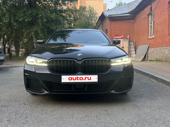2022 BMW 5 серии 530i xDrive VII (G30/G31/G38) Рестайлинг, чёрный, 6390000 рублей - вид 1