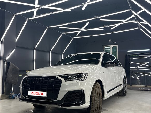 2020 Audi Q7 45 TDI II (4M) Рестайлинг, белый - вид 1