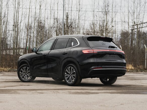 2026 Geely EX5 Гибрид EM-i, чёрный, 3935290 рублей - вид 5