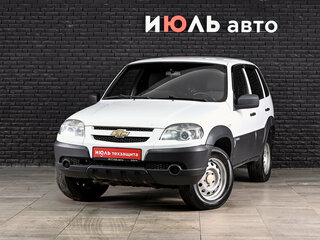 2018 Chevrolet Niva I Рестайлинг, белый, 675000 рублей, вид 1