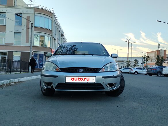 2004 Ford Focus I Рестайлинг, серебристый, 139000 рублей - вид 2