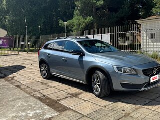 2018 Volvo V60 Cross Country I, голубой, 2400000 рублей, вид 3