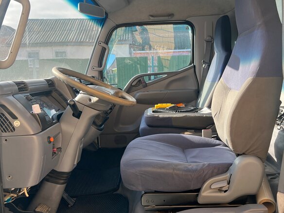 2013 Fuso (Mitsubishi) Canter, белый, 1700000 рублей - вид 13