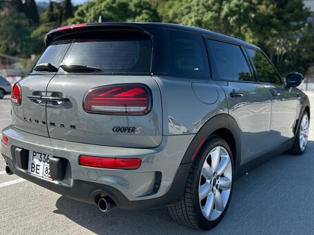 2022 Mini Clubman Cooper S ALL4 II Рестайлинг, серый, 3800000 рублей, вид 4