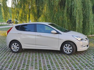 2015 Hyundai Solaris I Рестайлинг, бежевый, 724999 рублей, вид 2