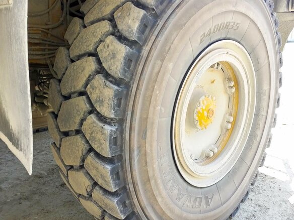 2013 Caterpillar 773, жёлтый, 26500000 рублей - вид 12