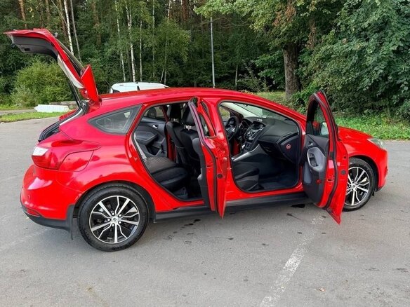 2012 Ford Focus III, красный, 750000 рублей - вид 10