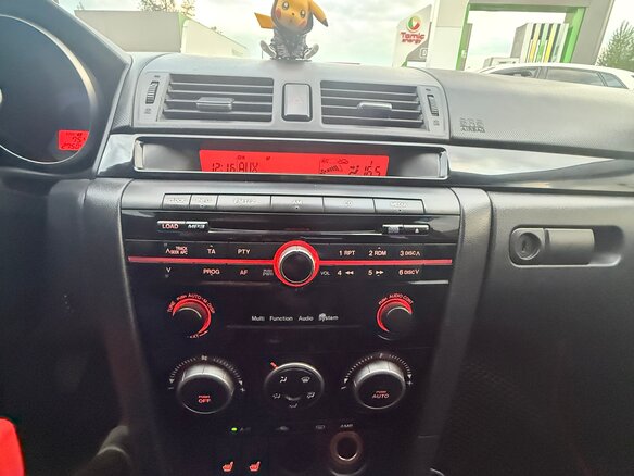 2008 Mazda 3 I (BK) Рестайлинг, красный, 530000 рублей - вид 15