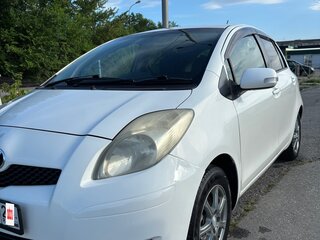 2008 Toyota Vitz II (XP90), белый, 450000 рублей, вид 2
