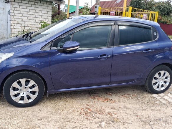 2014 Peugeot 208 I, фиолетовый, 550000 рублей - вид 5