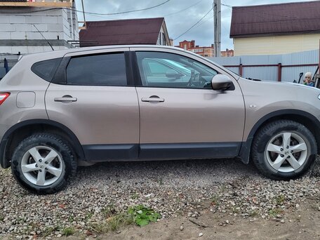 2010 Nissan Qashqai I Рестайлинг, коричневый, 750000 рублей, вид 4