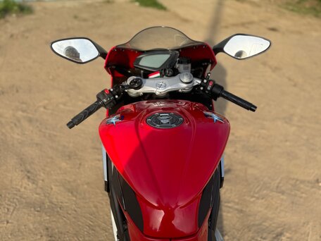 2012 MV Agusta F3 675, красный, 690000 рублей, вид 5
