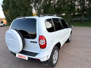2013 Chevrolet Niva I Рестайлинг, белый, 650000 рублей, вид 3
