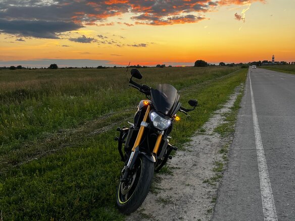 2015 Yamaha MT-09 (FZ-09), фиолетовый, 600000 рублей - вид 2