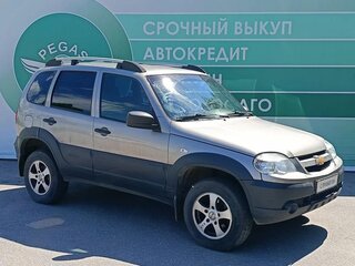 2018 Chevrolet Niva I Рестайлинг, серый, 675000 рублей, вид 2
