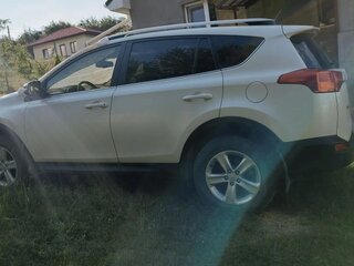 2014 Toyota RAV4 IV (XA40), белый, 1480000 рублей, вид 3