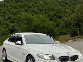 2015 BMW 5 серии 520i VI (F10/F11/F07) Рестайлинг, белый, 1600000 рублей, вид 5