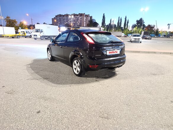 2010 Ford Focus II Рестайлинг, чёрный, 420000 рублей - вид 4
