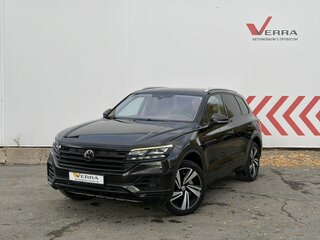2018 Volkswagen Touareg III, коричневый, 3520000 рублей, вид 1