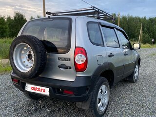 2014 Chevrolet Niva I Рестайлинг, серебристый, 450000 рублей, вид 4