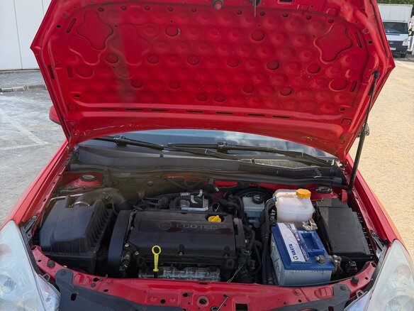 2008 Opel Astra H Рестайлинг, красный, 250000 рублей - вид 13
