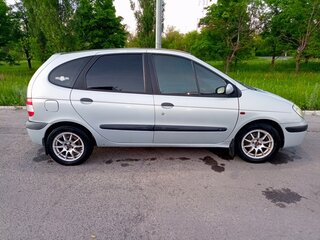 2000 Renault Scenic I Рестайлинг, серебристый, 240000 рублей, вид 3