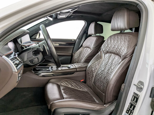 2021 BMW 7 серии 730d xDrive VI (G11/G12) Рестайлинг, белый, 6900000 рублей - вид 19