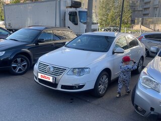 2010 Volkswagen Passat B6, белый, 600000 рублей, вид 2